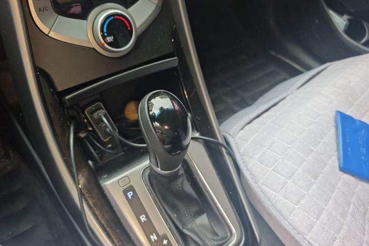 Used Hyundai Elantra (5th Generation / Langdong) 2016 1.6L Automatic Prestige Model Gear Lever