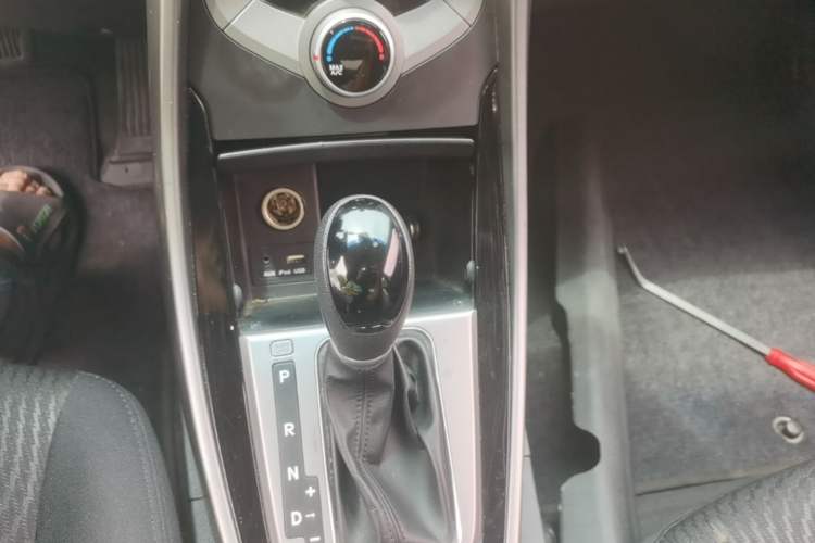Used Hyundai Elantra (5th Generation / Langdong) 2016 1.6L Automatic Prestige Model Gear Lever
