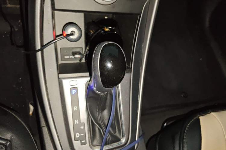 Used Hyundai Elantra (5th Generation / Langdong) 2016 1.6L Automatic Smart Version Gear Lever