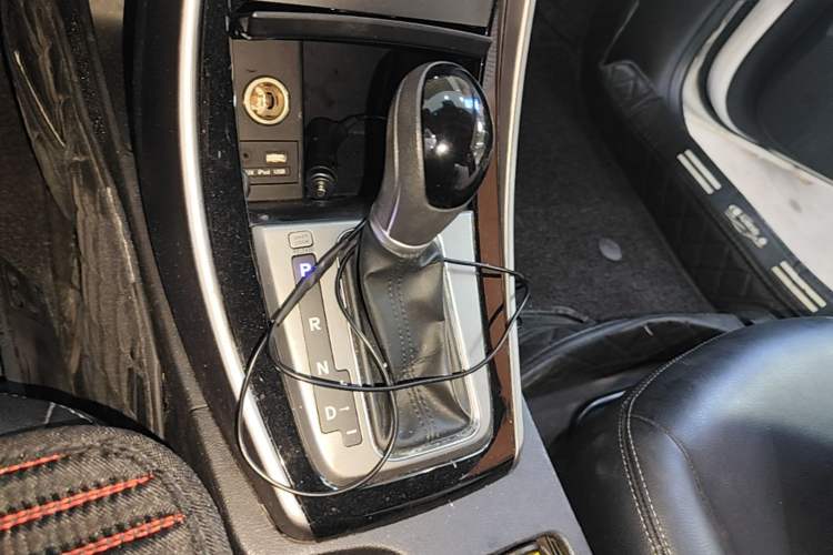 Used Hyundai Elantra (5th Generation / Langdong) 2016 1.6L Automatic Prestige Model Gear Lever