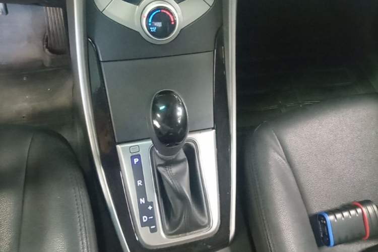 Used Hyundai Elantra (5th Generation / Langdong) 2016 1.6L Automatic Prestige Model Gear Lever