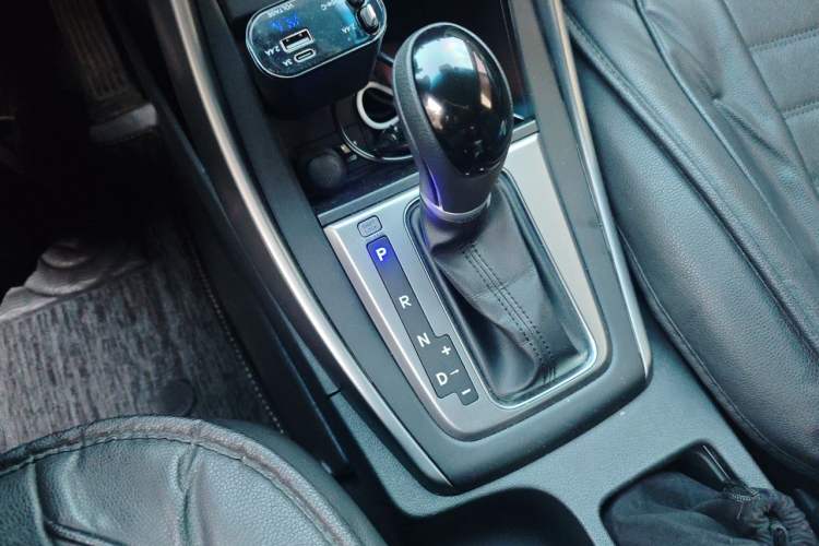 Used Hyundai Elantra (5th Generation / Langdong) 2016 1.6L Automatic Smart Version Gear Lever
