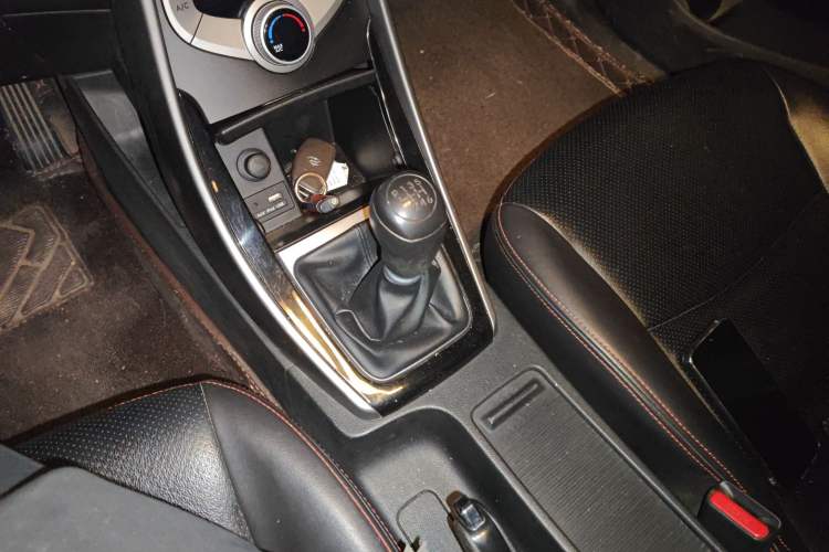 Used Hyundai Elantra (5th Generation / Langdong) 2016 1.6L Manual Luxury Model Gear Lever