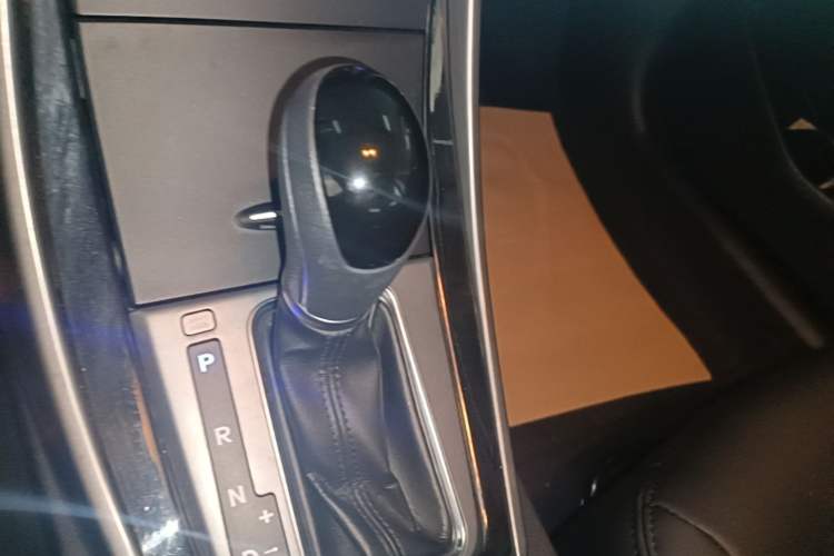 Used Hyundai Elantra (5th Generation / Langdong) 2016 1.6L Automatic Prestige Model Gear Lever