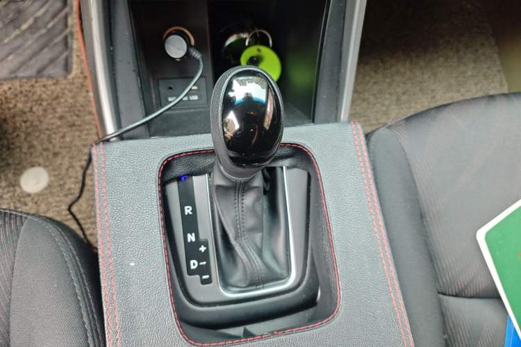 Used Hyundai Elantra (5th Generation / Langdong) 2016 1.6L Automatic Smart Version Gear Lever
