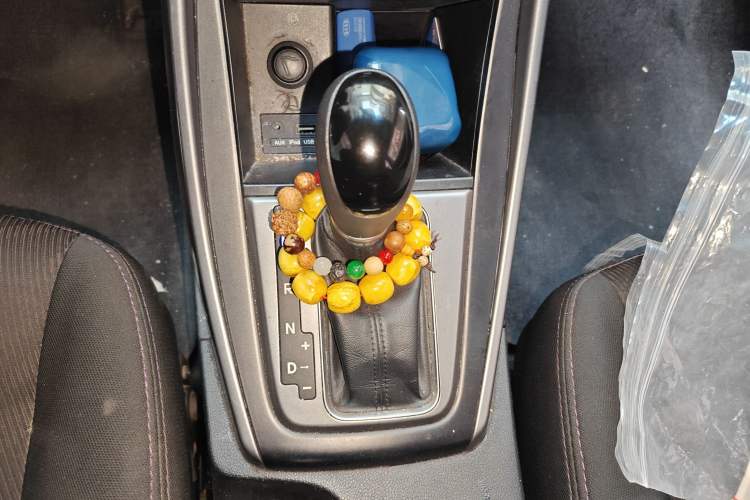 Used Hyundai Elantra (5th Generation / Langdong) 2016 1.6L Automatic Smart Version Gear Lever