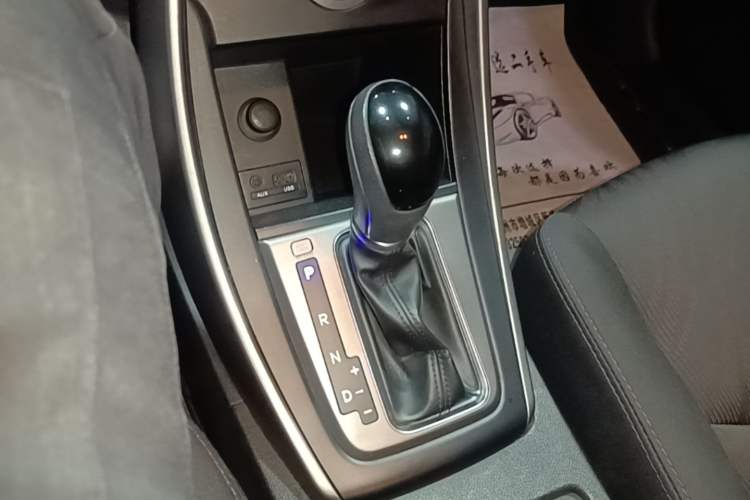 Used Hyundai Elantra (5th Generation / Langdong) 2016 1.6L Automatic Smart Version Gear Lever