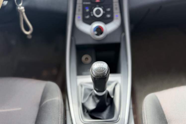Used Hyundai Elantra (5th Generation / Langdong) 2016 1.6L Manual Fashion Edition Gear Lever