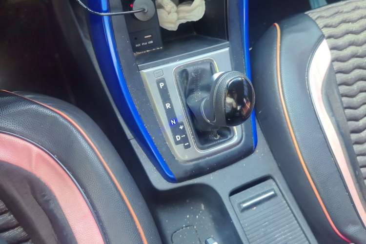 Used Hyundai Elantra (5th Generation / Langdong) 2016 1.6L Automatic Smart Version Gear Lever