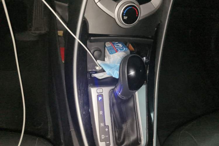 Used Hyundai Elantra (5th Generation / Langdong) 2016 1.6L Automatic Prestige Model Gear Lever