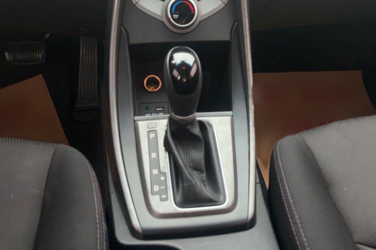 Used Hyundai Elantra (5th Generation / Langdong) 2016 1.6L Automatic Smart Version Gear Lever