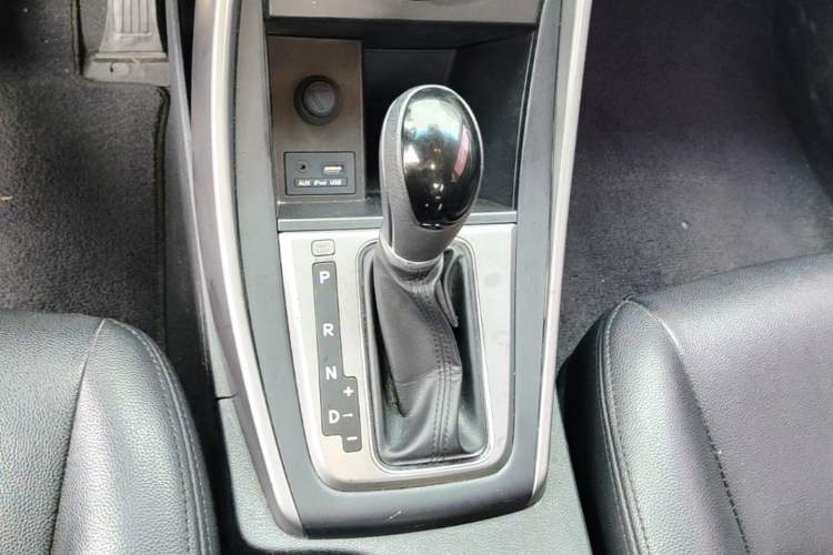 Used Hyundai Elantra (5th Generation / Langdong) 2016 1.6L Automatic Smart Version Gear Lever