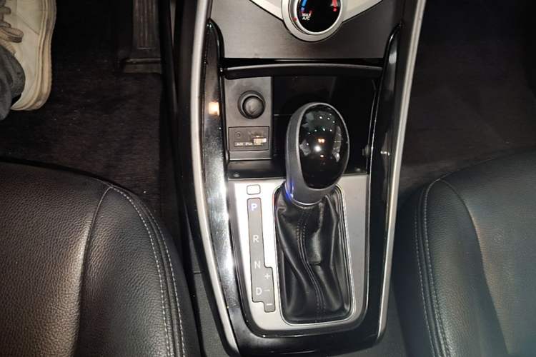 Used Hyundai Elantra (5th Generation / Langdong) 2016 1.6L Automatic Prestige Model Gear Lever