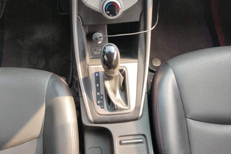 Used Hyundai Elantra (5th Generation / Langdong) 2016 1.6L Automatic Smart Version Gear Lever