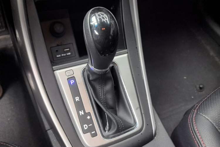 Used Hyundai Elantra (5th Generation / Langdong) 2016 1.6L Automatic Smart Version Gear Lever