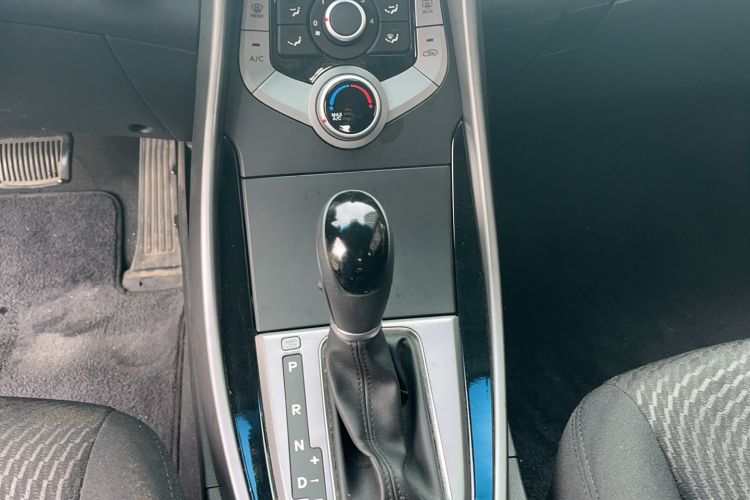Used Hyundai Elantra (5th Generation / Langdong) 2016 1.6L Automatic Prestige Model Gear Lever