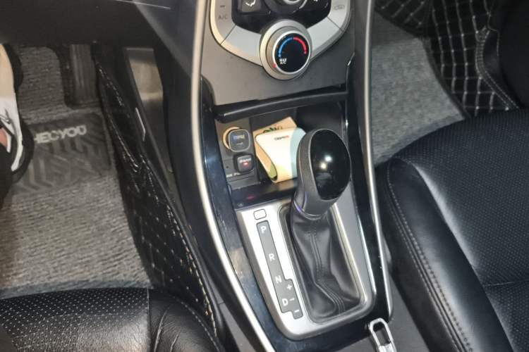 Used Hyundai Elantra (5th Generation / Langdong) 2016 1.6L Automatic Prestige Model Gear Lever