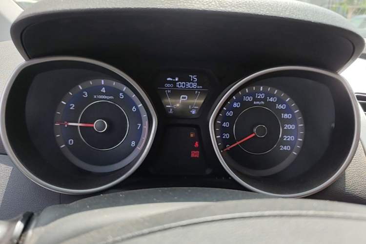 Used Hyundai Elantra (5th Generation / Langdong) 2016 1.6L Automatic Smart Version Instrument Cluster