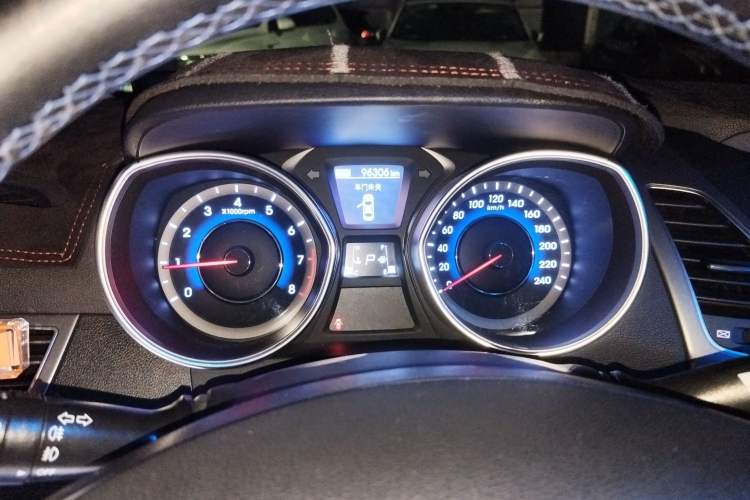 Used Hyundai Elantra (5th Generation / Langdong) 2016 1.6L Automatic Prestige Model Instrument Cluster