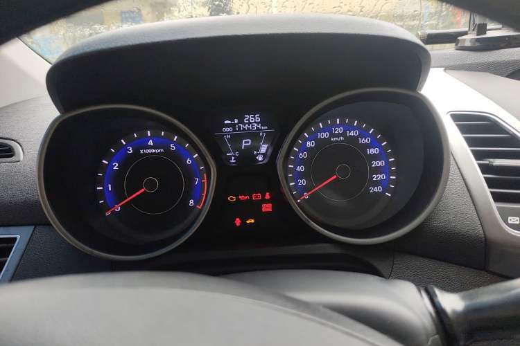 Used Hyundai Elantra (5th Generation / Langdong) 2016 1.6L Automatic Smart Version Instrument Cluster