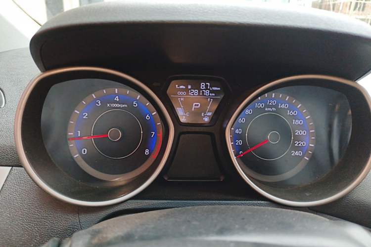 Used Hyundai Elantra (5th Generation / Langdong) 2016 1.6L Automatic Smart Version Instrument Cluster