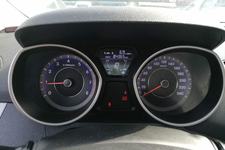 Used Hyundai Elantra (5th Generation / Langdong) 2016 1.6L Automatic Smart Version Instrument Cluster