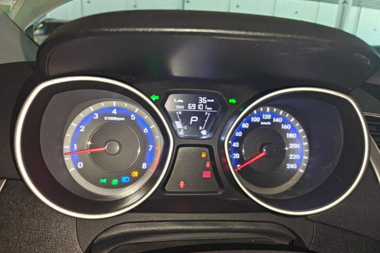 Used Hyundai Elantra (5th Generation / Langdong) 2016 1.6L Automatic Smart Version Instrument Cluster