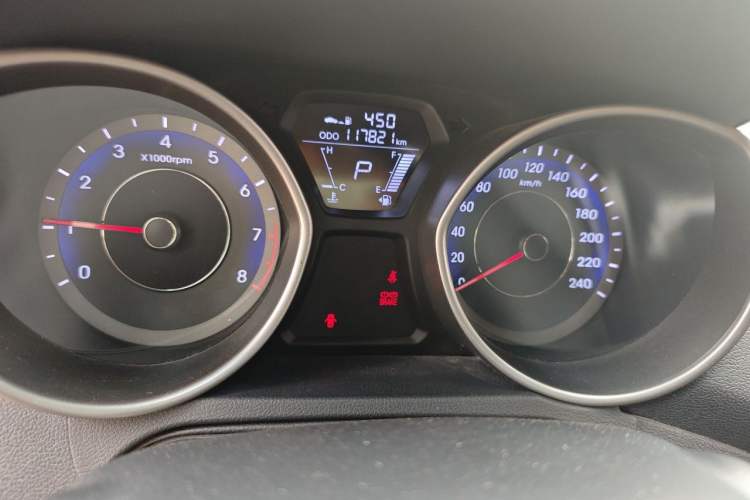 Used Hyundai Elantra (5th Generation / Langdong) 2016 1.6L Automatic Smart Version Instrument Cluster