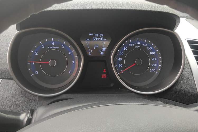 Used Hyundai Elantra (5th Generation / Langdong) 2016 1.6L Automatic Smart Version Instrument Cluster