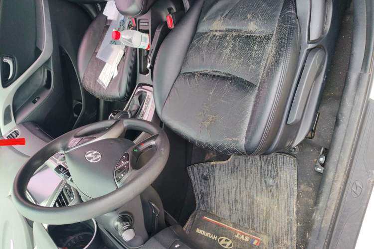 Used Hyundai Elantra (5th Generation / Langdong) 2016 1.6L Automatic Prestige Model Interior 1