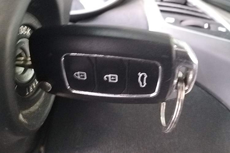 Used Hyundai Elantra (5th Generation / Langdong) 2016 1.6L Automatic Smart Version Interior 1