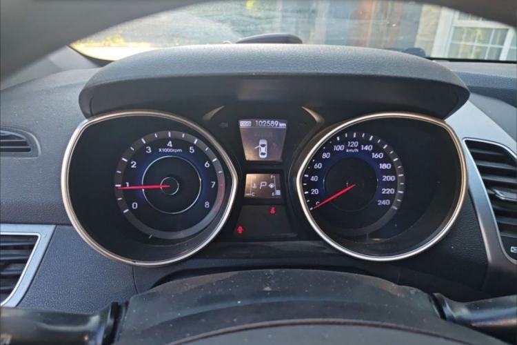 Used Hyundai Elantra (5th Generation / Langdong) 2016 1.6L Automatic Prestige Model Interior 1