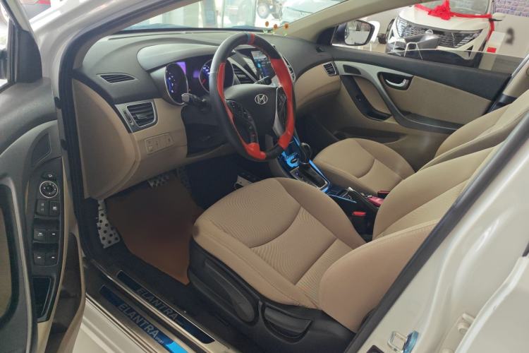 Used Hyundai Elantra (5th Generation / Langdong) 2016 1.6L Automatic Prestige Model Interior 1