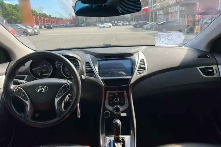 Used Hyundai Elantra (5th Generation / Langdong) 2016 1.6L Automatic Smart Version Interior 1