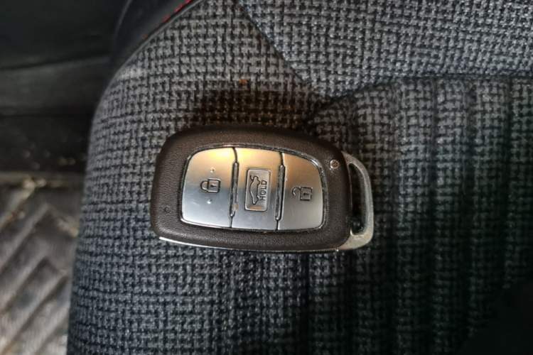 Used Hyundai Elantra (5th Generation / Langdong) 2016 1.6L Automatic Prestige Model Interior 1