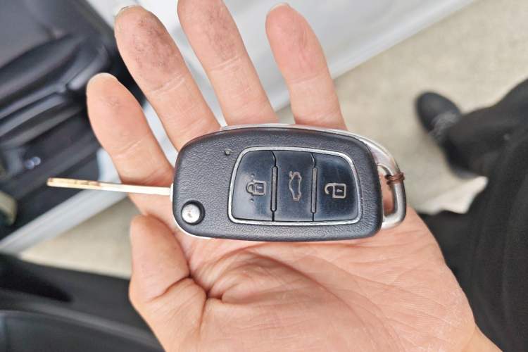 Used Hyundai Elantra (5th Generation / Langdong) 2016 1.6L Automatic Smart Version Interior 1