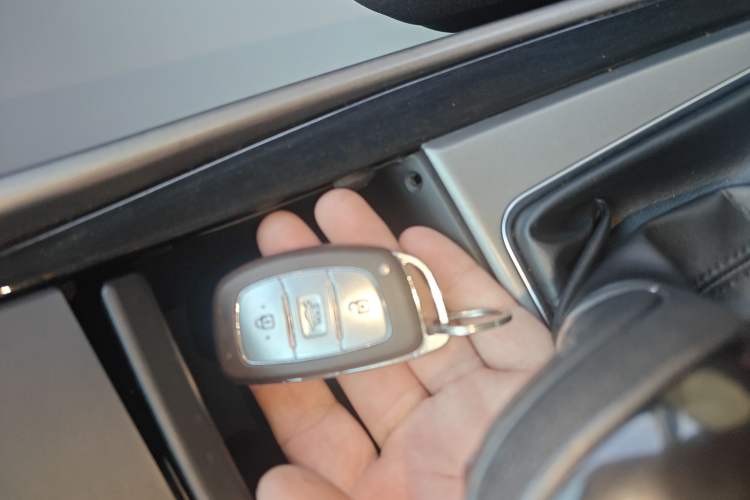 Used Hyundai Elantra (5th Generation / Langdong) 2016 1.6L Automatic Prestige Model Interior 1