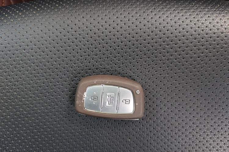 Used Hyundai Elantra (5th Generation / Langdong) 2016 1.6L Manual Luxury Model Interior 1