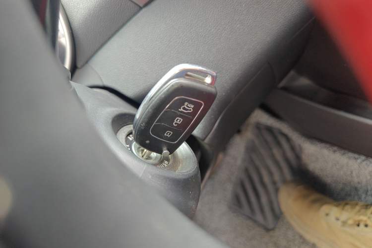 Used Hyundai Elantra (5th Generation / Langdong) 2016 1.6L Automatic Smart Version Interior 1