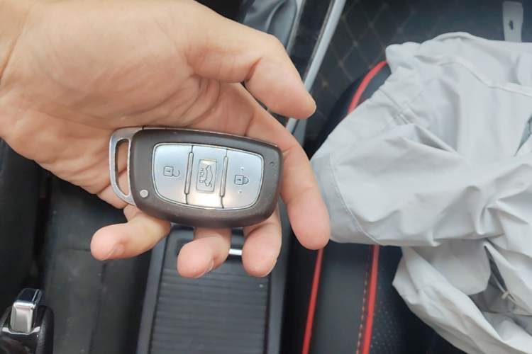Used Hyundai Elantra (5th Generation / Langdong) 2016 1.6L Manual Luxury Model Interior 1