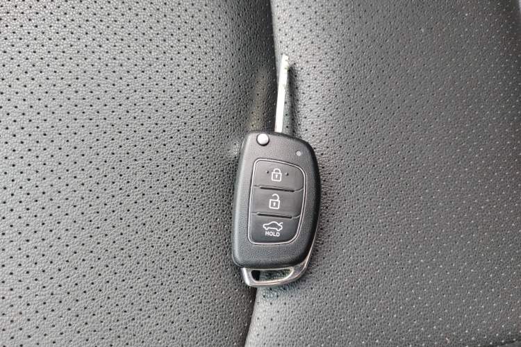 Used Hyundai Elantra (5th Generation / Langdong) 2016 1.6L Automatic Smart Version Interior 1