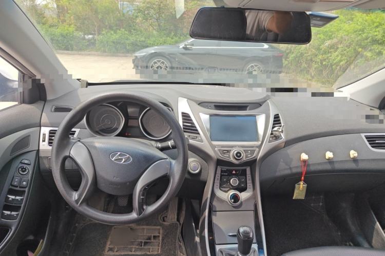 Used Hyundai Elantra (5th Generation / Langdong) 2016 1.6L Manual Luxury Model Interior 2