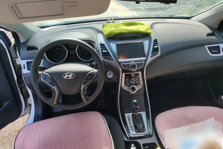 Used Hyundai Elantra (5th Generation / Langdong) 2016 1.6L Automatic Prestige Model Interior 2