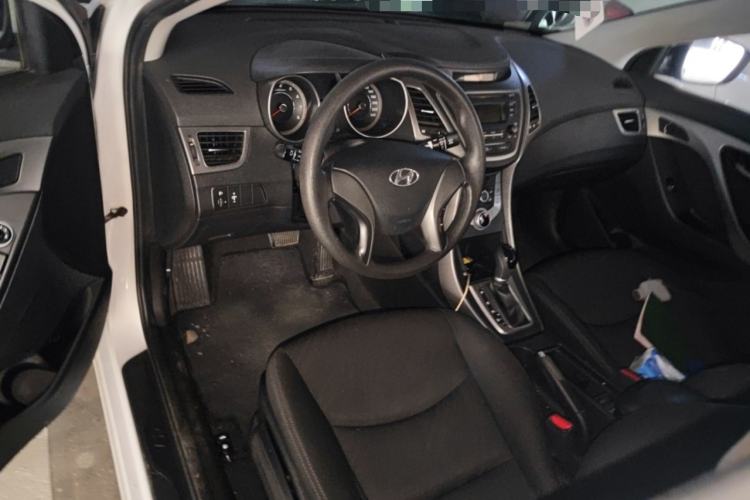 Used Hyundai Elantra (5th Generation / Langdong) 2016 1.6L Automatic Smart Version Interior 2