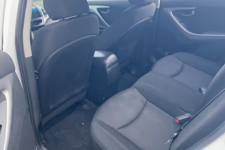 Used Hyundai Elantra (5th Generation / Langdong) 2016 1.6L Automatic Smart Version Interior 2