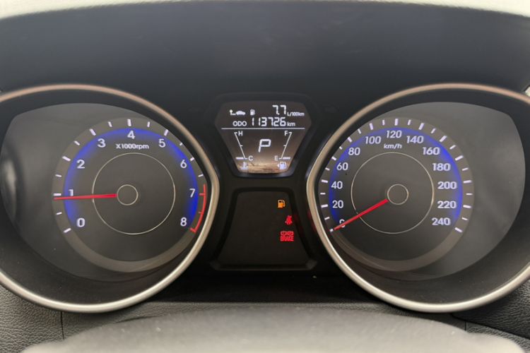 Used Hyundai Elantra (5th Generation / Langdong) 2016 1.6L Automatic Smart Version Interior 2