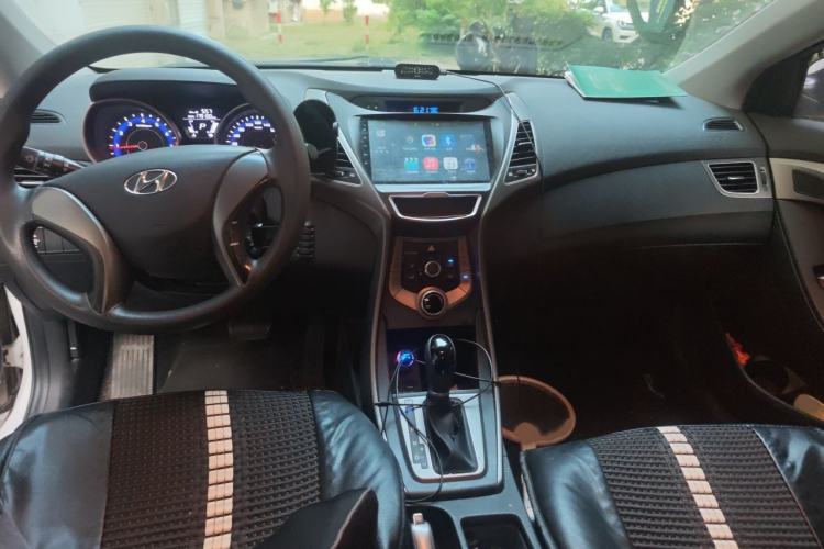 Used Hyundai Elantra (5th Generation / Langdong) 2016 1.6L Automatic Smart Version Interior 2