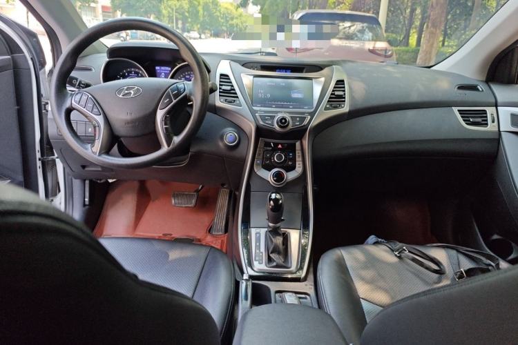 Used Hyundai Elantra (5th Generation / Langdong) 2016 1.6L Automatic Prestige Model Interior 2
