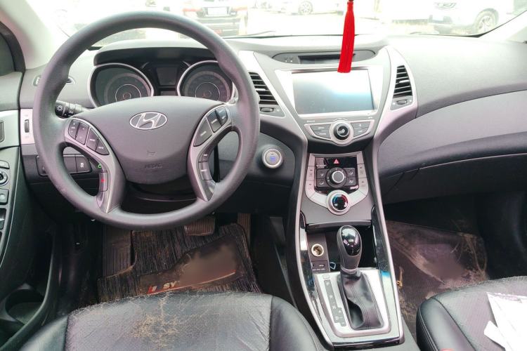 Used Hyundai Elantra (5th Generation / Langdong) 2016 1.6L Automatic Prestige Model Interior 3