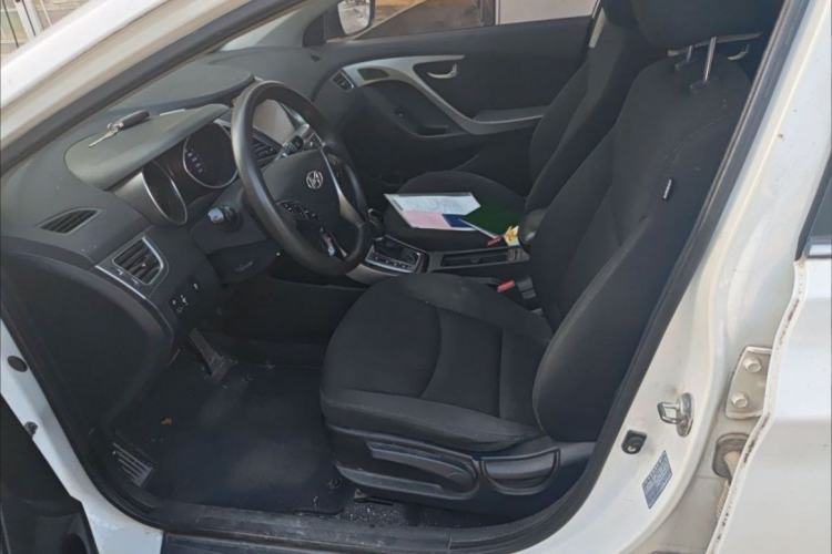 Used Hyundai Elantra (5th Generation / Langdong) 2016 1.6L Automatic Prestige Model Interior 3